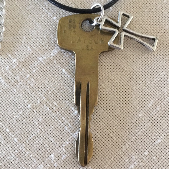 HAND CRAFTED Vintage Datsun Key Cross Charm Pendant Necklace - Picture 4 of 4